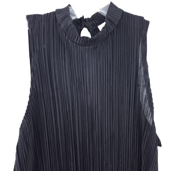 NEW Ultra Flirt Sleeveless Blouse Crinkle Medium Black High Neck Top Blouse - Picture 3 of 5